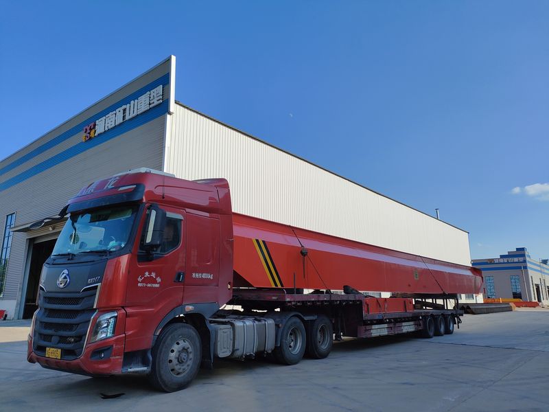 安徽某建材公司，采購我公司一臺32噸電動單梁起重機(jī)