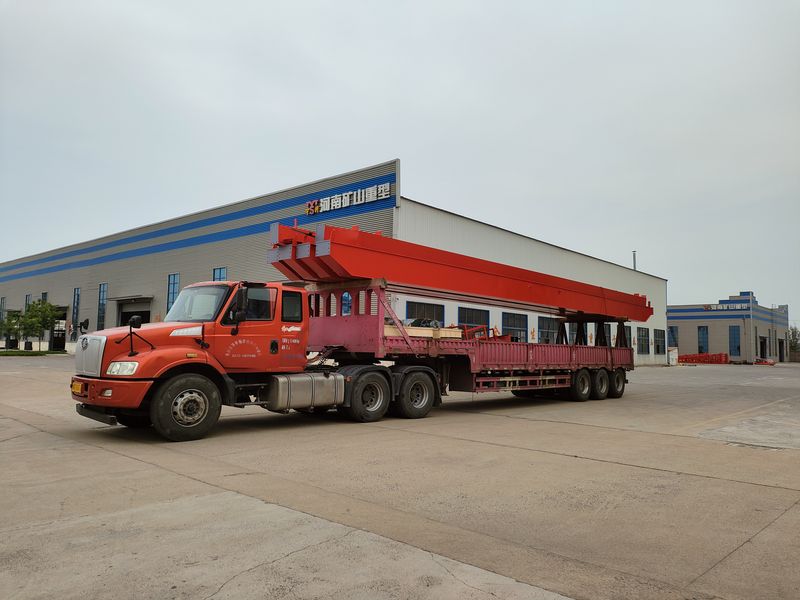 電動葫蘆橋式起重機(jī) 3臺 LH5t-17m 制作完成，發(fā)往河南漯河交付客戶使用。