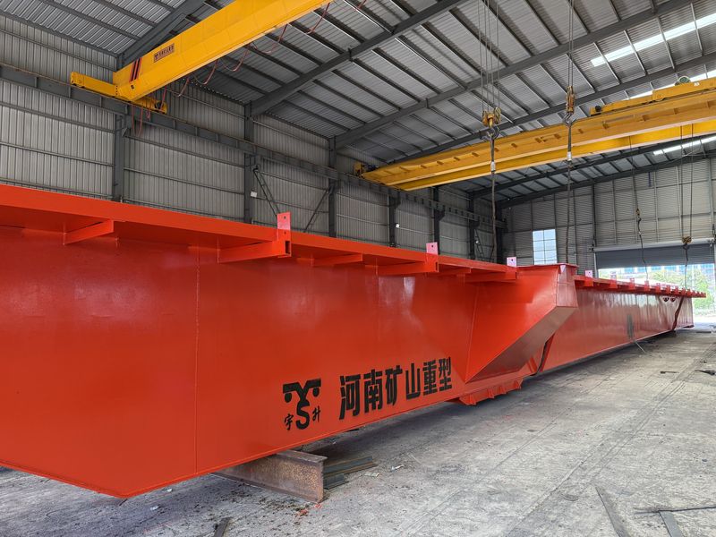 河北邯鄲某鋼鐵貿(mào)易商，2025年已在我公司采購(gòu)四臺(tái)MG通用門式起重機(jī)，我公司根據(jù)客戶的實(shí)際使用工況，按需設(shè)計(jì)制作，滿足客戶的要求。